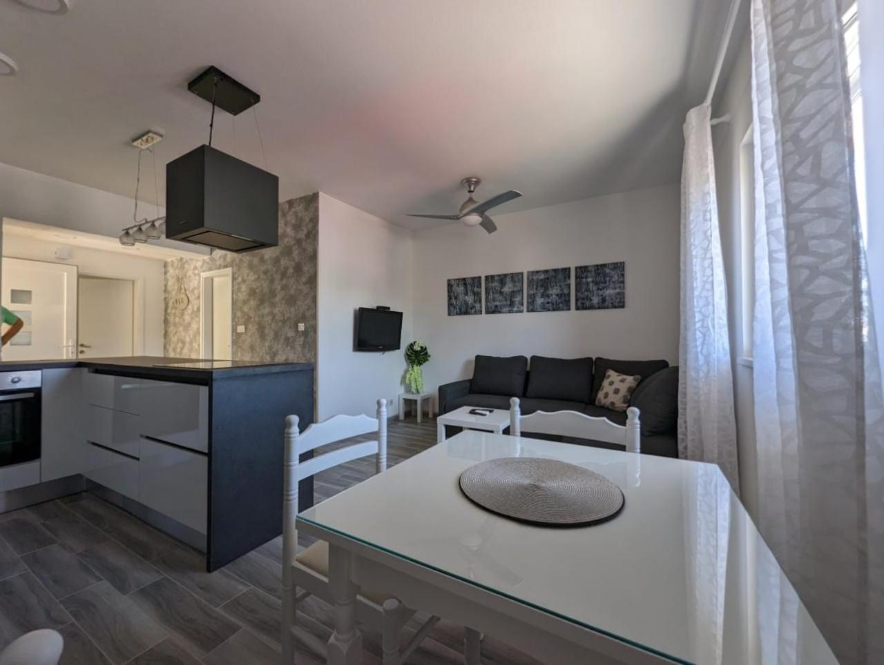 شقة Apartman Bonaca شيبينيك المظهر الخارجي الصورة
